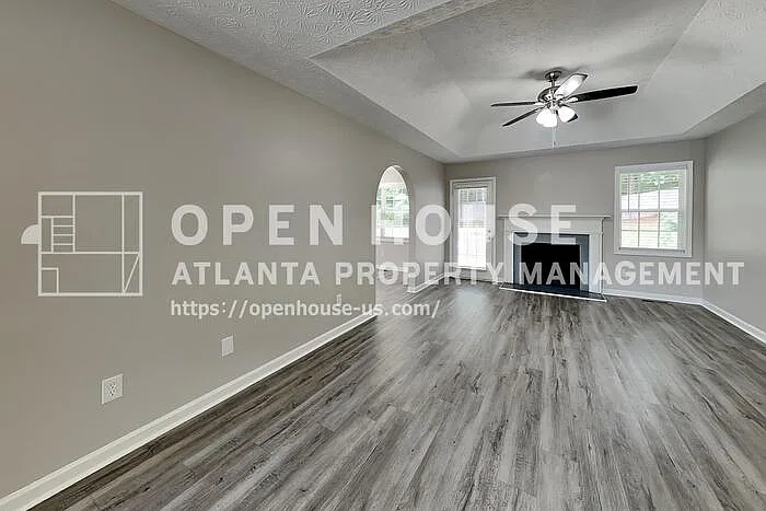 658 Castlebrooke Way SE — Photo 3
