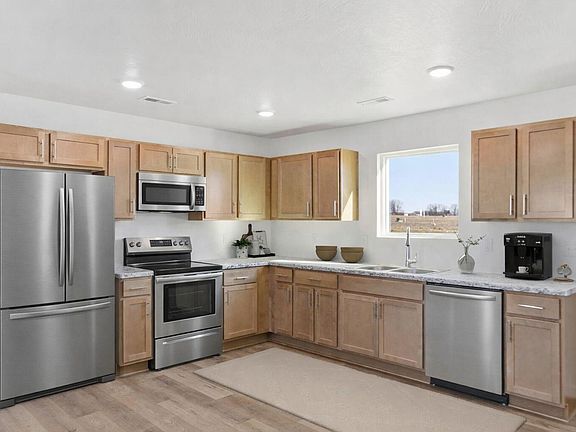 2nd image of 826 S Orchard Way