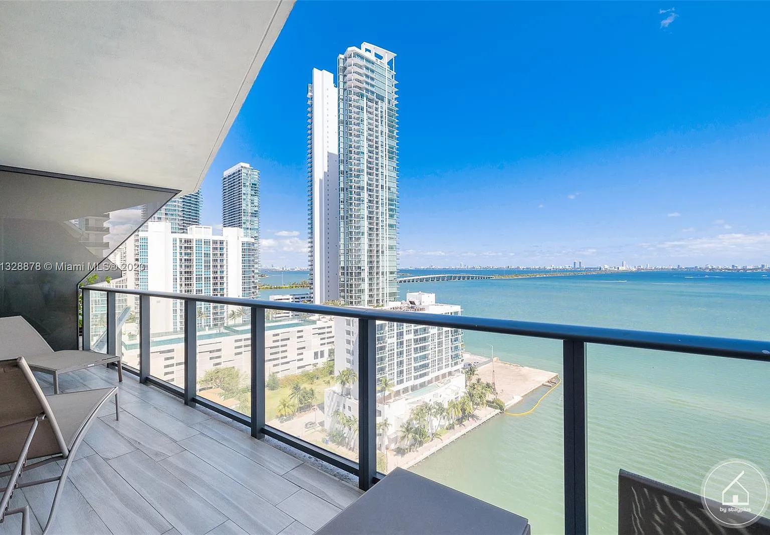 2 bed, 1095 sqft, $5,200 — Photo 1