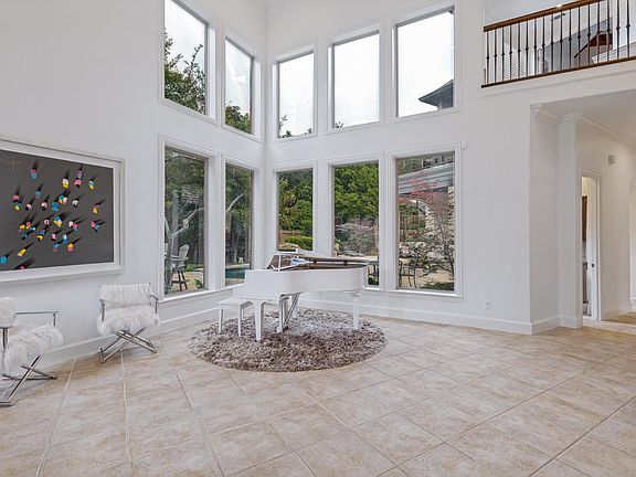 5th image of 5167 Lorraine Dr