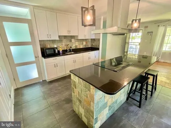 5502 Belva Pl, Lanham, MD 20706