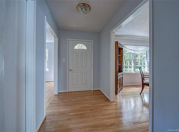 2nd image of 1506 Edinburgh Dr