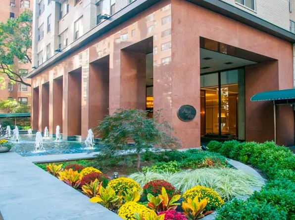 400 East 56th Street 18F image 9 of 10