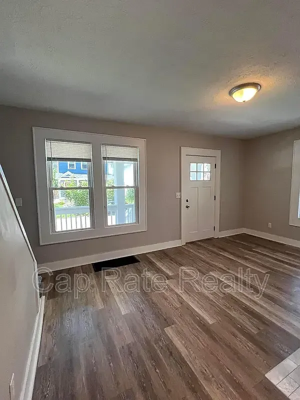 New Indianola — Photo 4