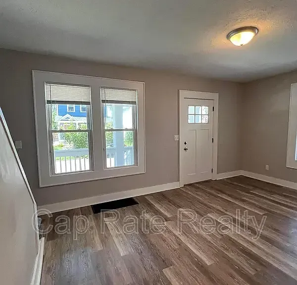 1476 N 6th St — Photo 4