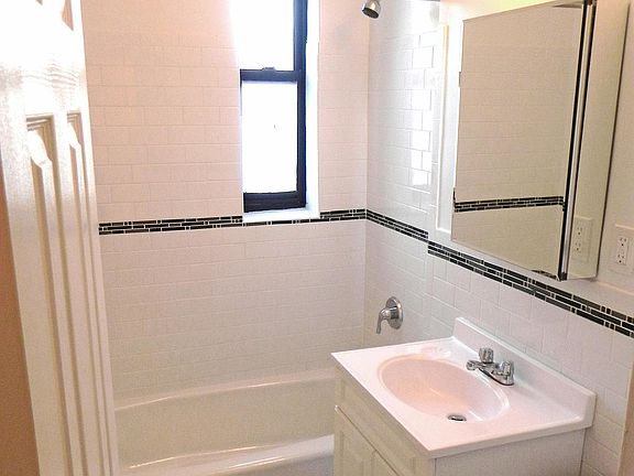 5th image of 3437 Knox Pl #S