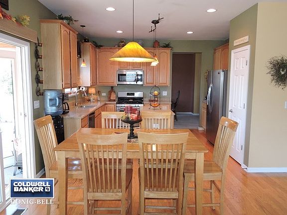 3rd image of 340 Thornwood Way