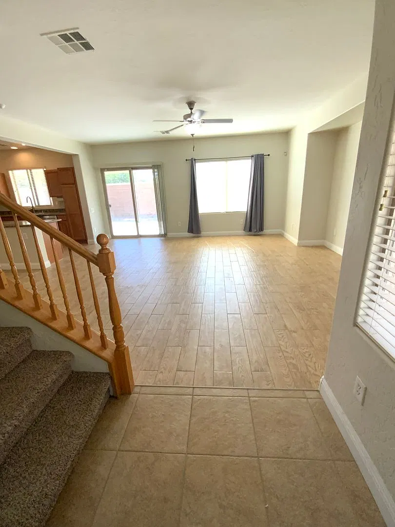 3 bedroom 2.5 bath home in Aliante! — Photo 3