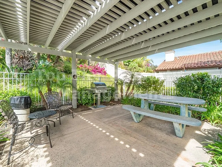 1568 Mallorca Dr — Photo 45