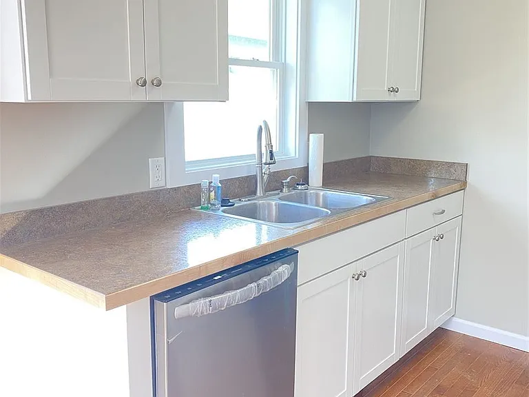 314 W Wolfe St — Photo 9