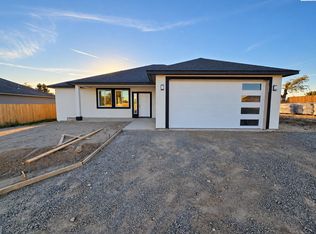2134 S Elm Pl, Kennewick, WA 99337