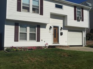 63 9th St, East Providence, RI 02914
