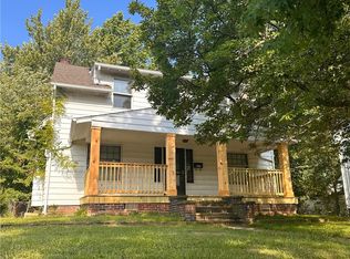 1468 Parkhill Rd, Cleveland Heights, OH 44121