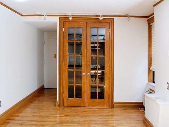 4th image of 150 W 58th St APT 7B