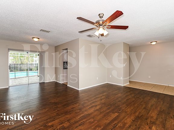 3rd image of 4404 SW 6th Pl