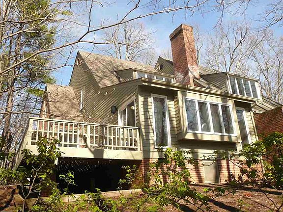 2nd image of 39 Deepwood Ln