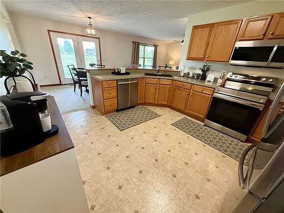 4th image of 808 Lambert Dr