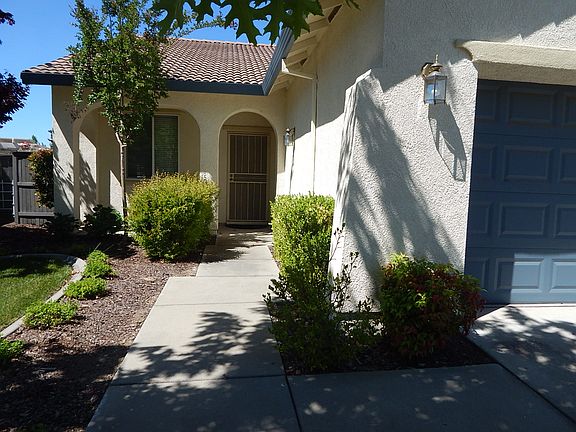 2nd image of 510 Pelican Bay Cir