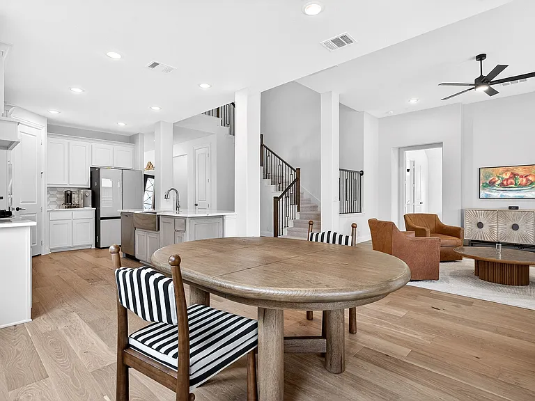 4010 Zina Ln — Photo 17