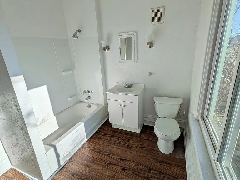 749 Florence Ave — Photo 4