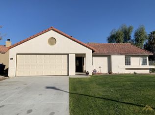 611 Rio Bonita St, Bakersfield, CA 93306
