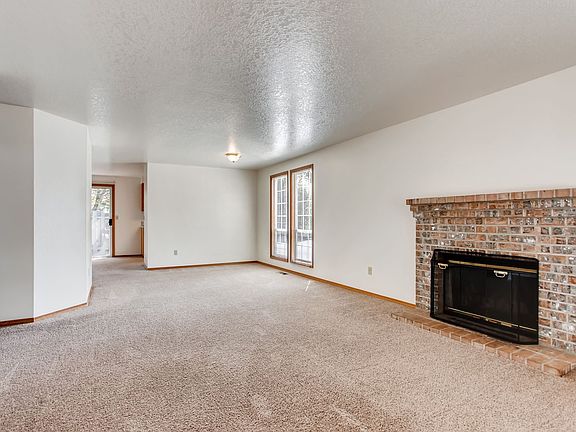 2nd image of 278 NE Hyde Cir
