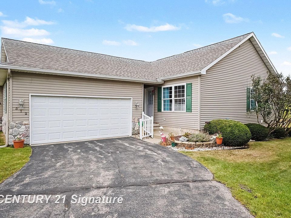 1st image of 512 Hampton Lake Dr