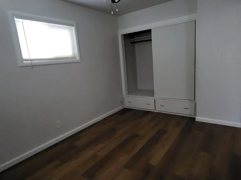 848 9th Ave — Photo 12