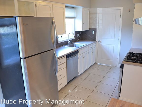 5th image of 7436 N Seward Ave