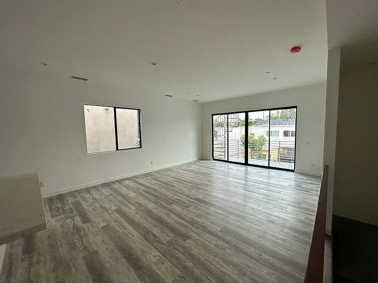 256 B Ave — Photo 20