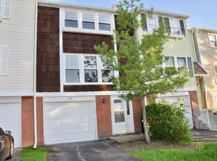 927 Cardiff Ct, Schaumburg, IL 60194