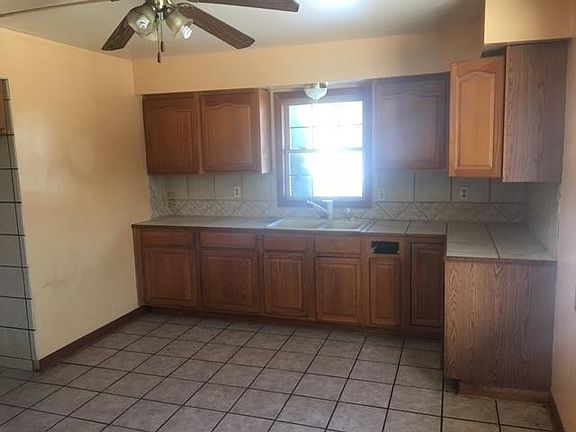 3rd image of 1753 Carroll Ave