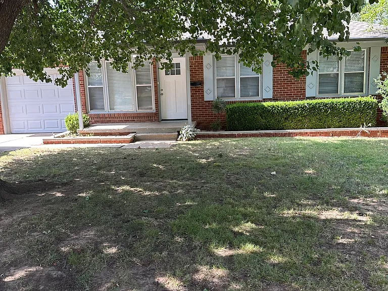 1503 Downing St — Photo 1