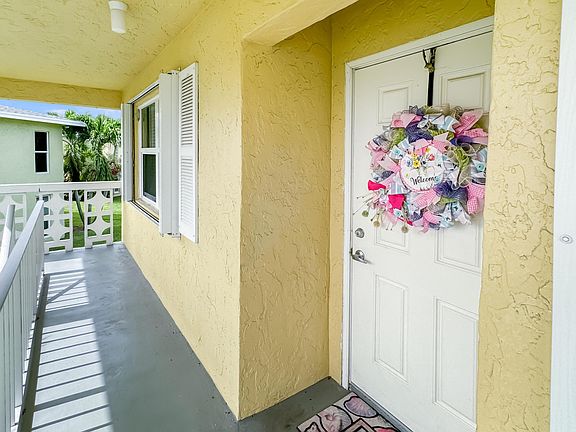 5th image of 1100 Boxwood Drive #201