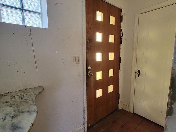 4th image of 3309 Pinkney Rd
