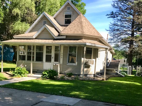 309 E 4th St, West Liberty, IA 52776