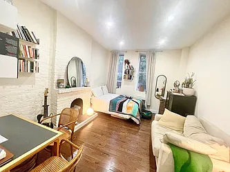 Rented by Century 21 Premier 