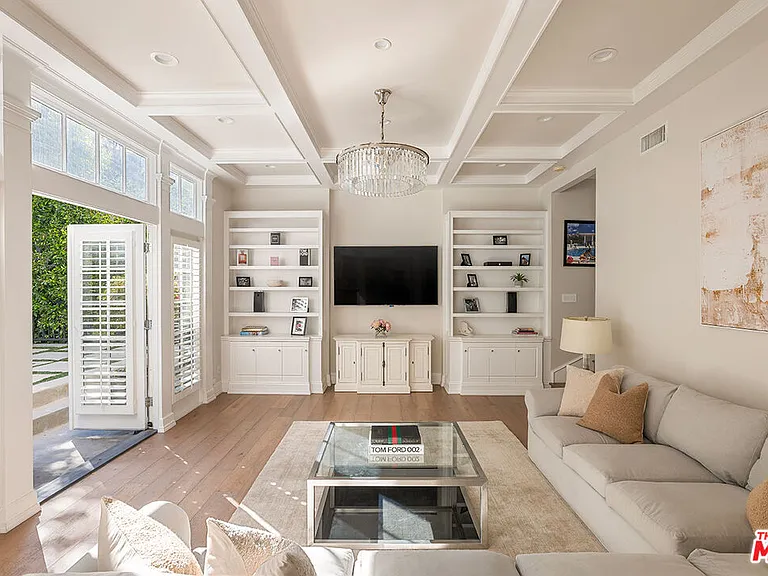 1460 N Doheny Dr — Photo 17