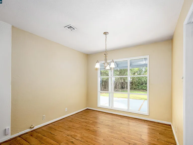 378 Verona Ave — Photo 9