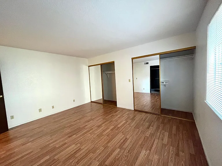 4964 Newport Cove Dr #B — Photo 10