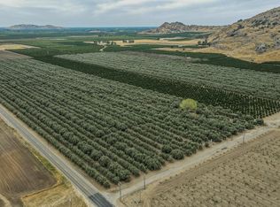 2000 S Anchor Ave, Orange Cove, CA 93646