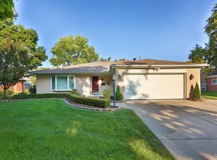 16294 Fairway St, Livonia, MI 48154