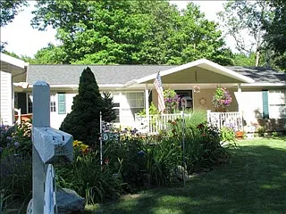 582 Mariana Dr photo 1