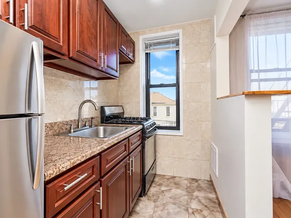 2400 E 3rd St APT 301, Brooklyn, NY 11223