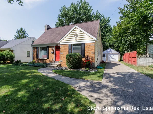 1621 Fremont Ave NW, Grand Rapids, MI 49504