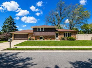5540 129th St, Crestwood, IL 60418