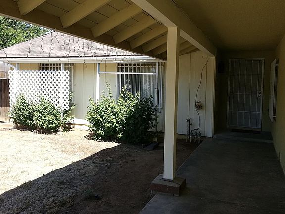 3rd image of 13671 Thunderbird Dr