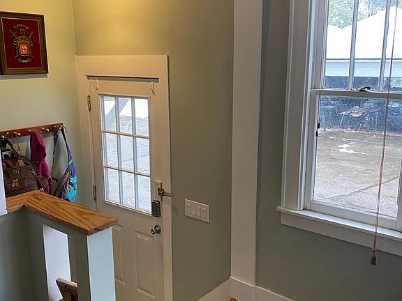 4th image of 450 Crescent St NE #2
