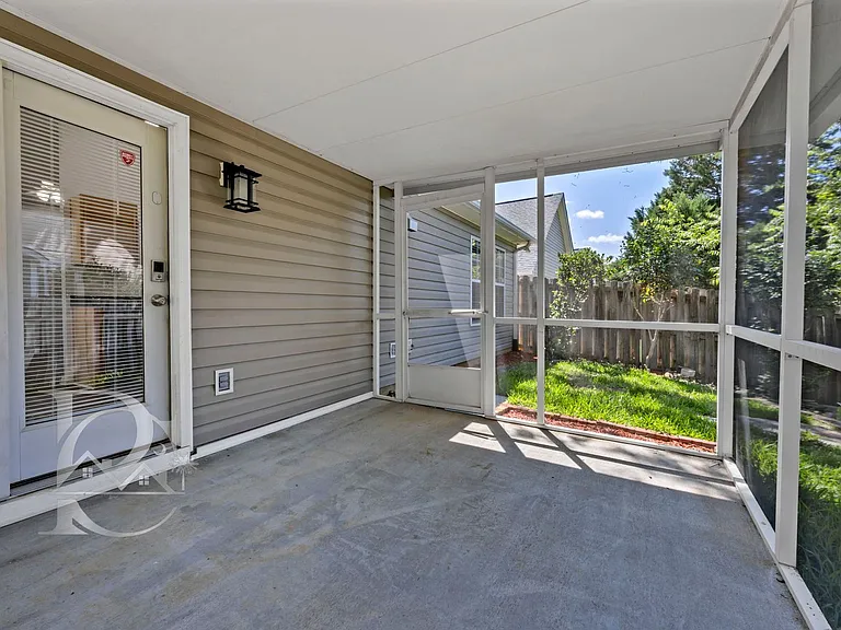 112 Ivy Garden Ln — Photo 23