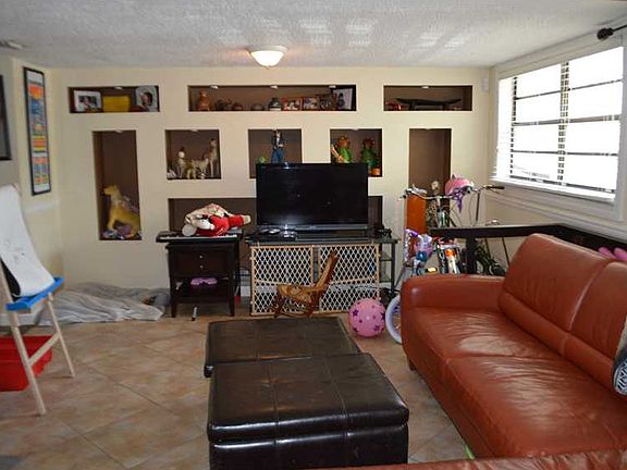 3rd image of 8527 NW 7th St #39